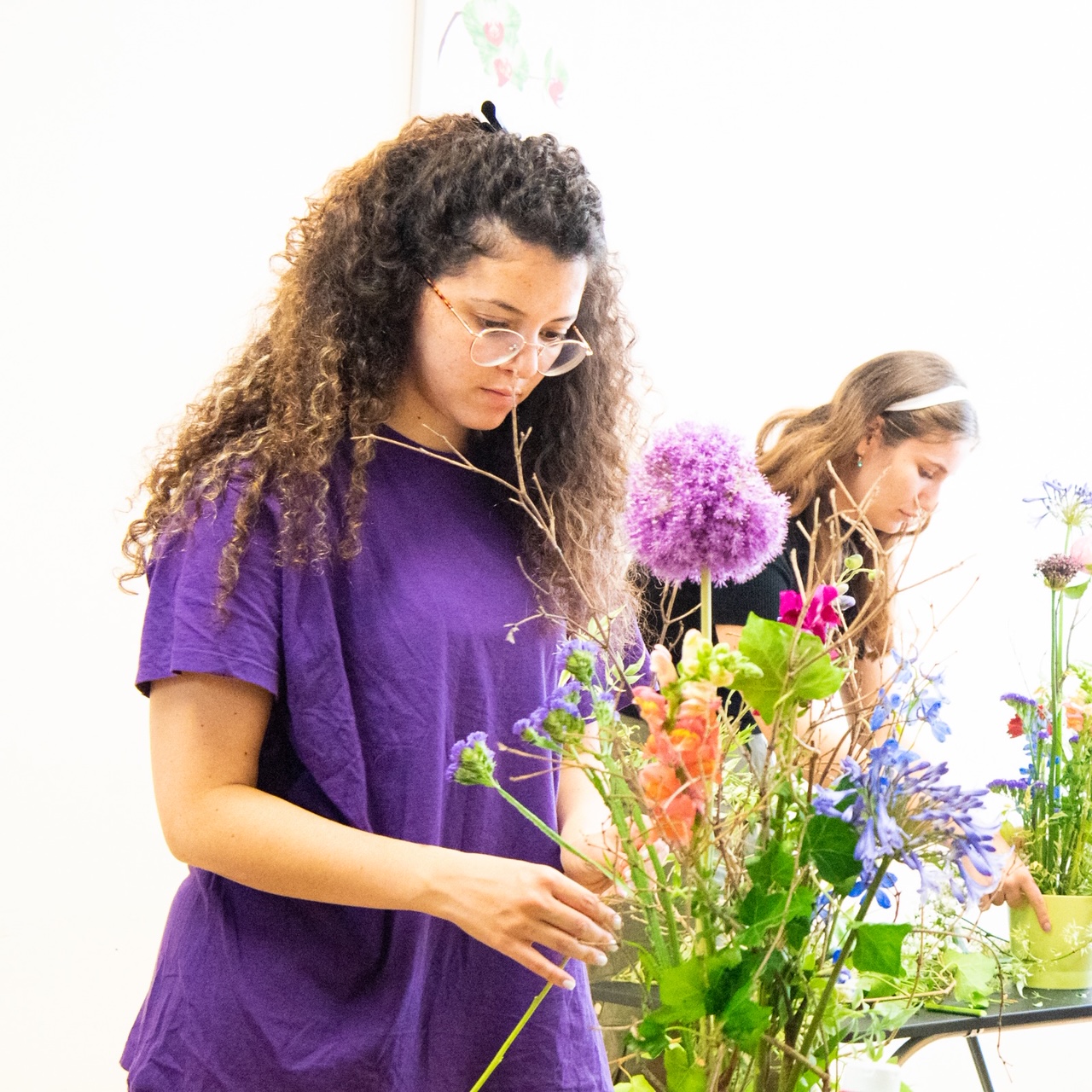 I went to Brigitte's course without any former experience with flowers and when I brought home what she taught us to make - everyone thought I bought it! It was a lovely workshop, calm and relaxing, yet very professional. Thank you!